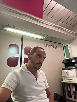 AlexGogo23 Show in webcam
