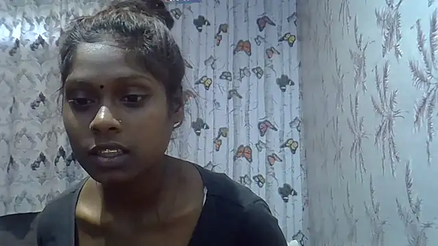 XXX chat uživo modela Indiansmiley01