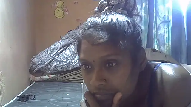 Indiansmiley01's Live XXX Chat