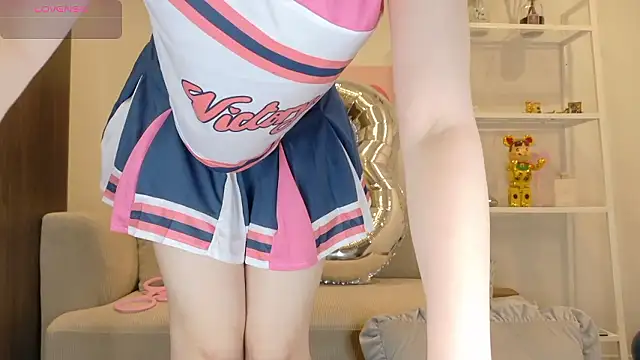yura_ra_ra élő XXX-chatje