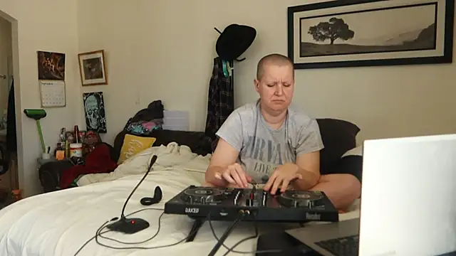 BellaBlueBBW's Webcam Show