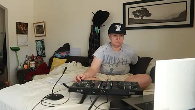 BellaBlueBBW's Webcam Show