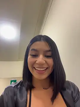 AlyssaRay élő XXX-chatje