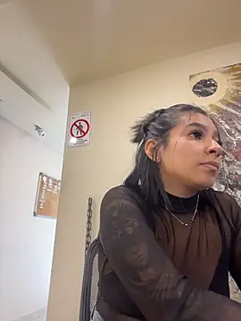 AlyssaRay's Live XXX Chat