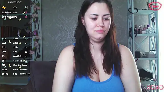 Chatroom XXX en direct de kiksee_
