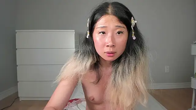 Jiwooe's Webcam Show