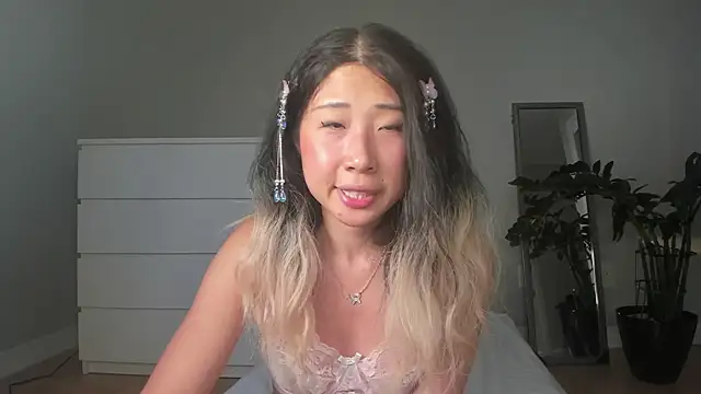 Jiwooe's Webcam Show