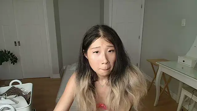 Jiwooe Show in webcam