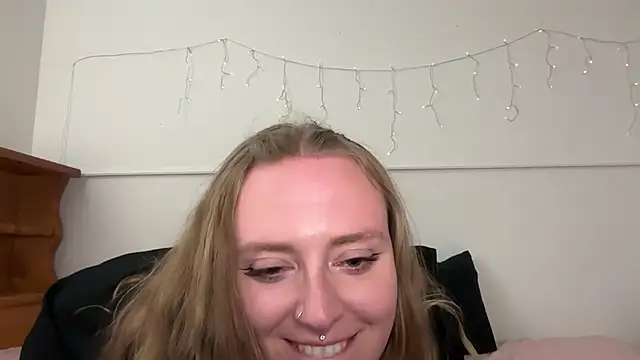 Pattyworld69 Adlı Modelin Canlı Sohbet Odası