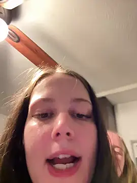 Pattyworld69: διαδικτυακό σόου στην κάμερα