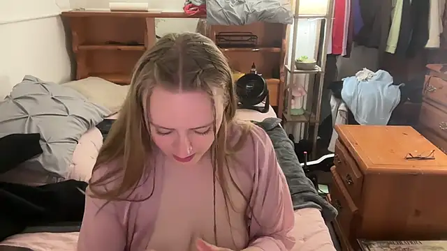 Pattyworld69: διαδικτυακό σόου στην κάμερα
