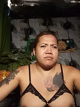 Show modela TabooSHOWgirl18 na web-kameri