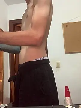 lucky1661 Show in webcam