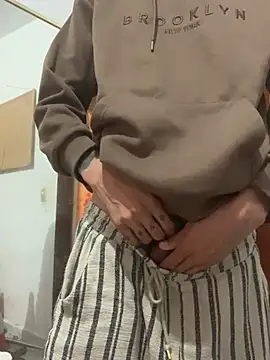 lucky1661 Show in webcam