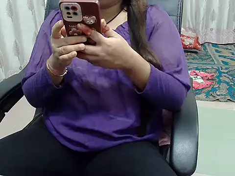 SexyRani2000: διαδικτυακό σόου στην κάμερα