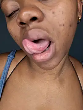 CertifiedhottieXOXO's Webcam Show