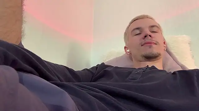 Pokazy przed kamerką – Jeremy1Scott