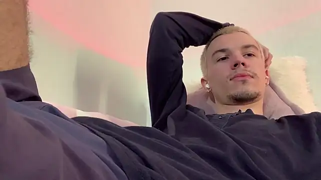 Jeremy1Scott Show in webcam