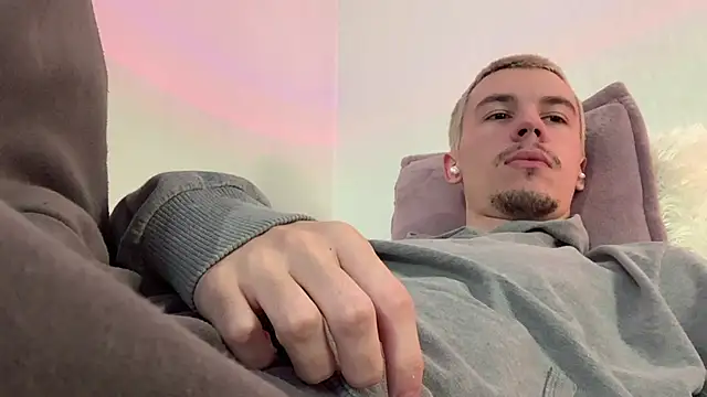 Pokazy przed kamerką – Jeremy1Scott
