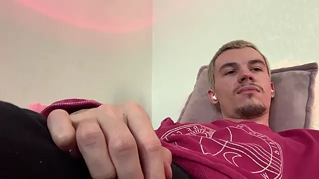 Show modela Jeremy1Scott na web-kameri