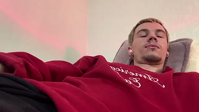 Pokazy przed kamerką – Jeremy1Scott
