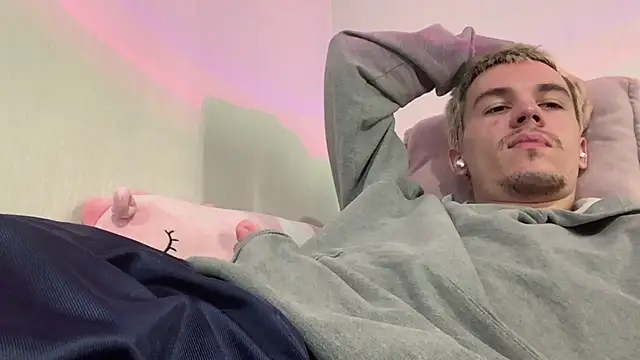 Jeremy1Scott 在線直播表演