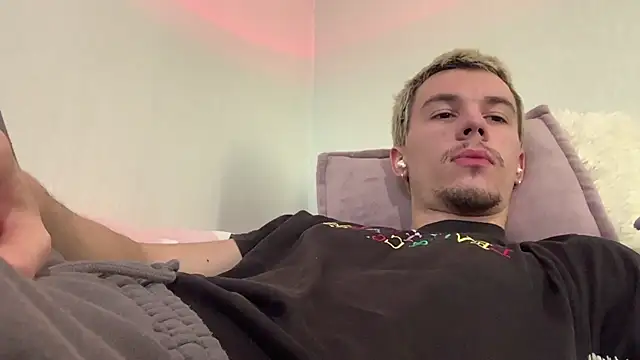 Jeremy1Scott 网络视讯表演