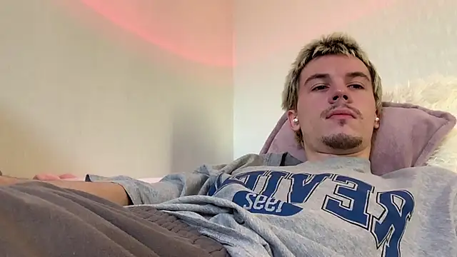 Jeremy1Scott: διαδικτυακό σόου στην κάμερα