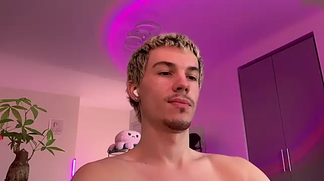 Jeremy1Scottのウェブカメラショー