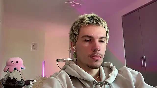 Jeremy1Scott 网络视讯表演
