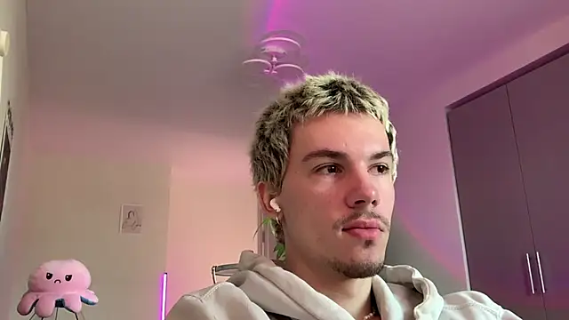 Jeremy1Scott Show in webcam