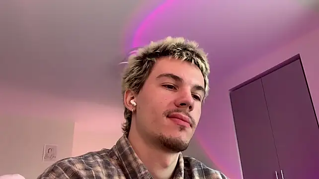Jeremy1Scott 网络视讯表演