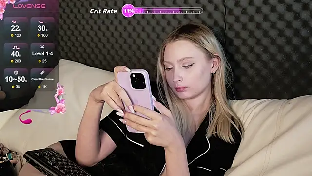 Fluffy_Cloude Live XXX-Chat