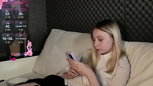 Fluffy_Cloude Live XXX-Chat