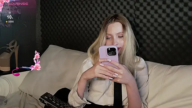 Fluffy_Cloude – Naživo XXX chat