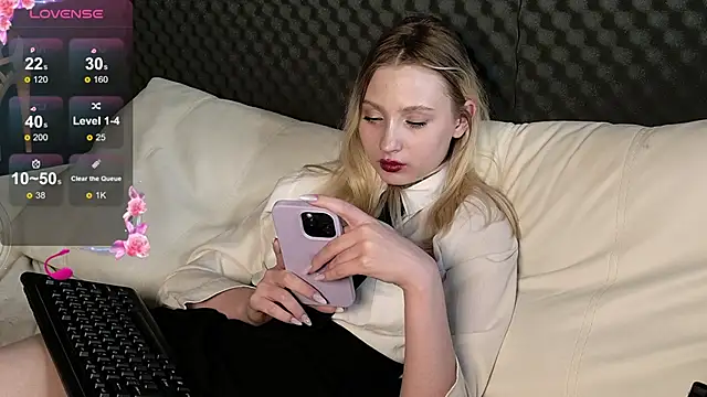 Czat XXX na żywo – Fluffy_Cloude