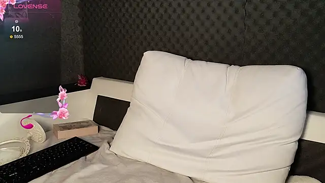 Živá chatovací místnost Fluffy_Cloude