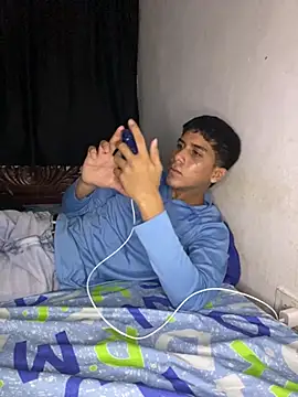 Show modela tylerwarron na web-kameri