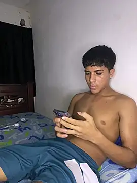 Show modela tylerwarron na web-kameri