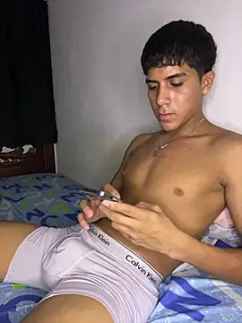 tylerwarron Show in webcam