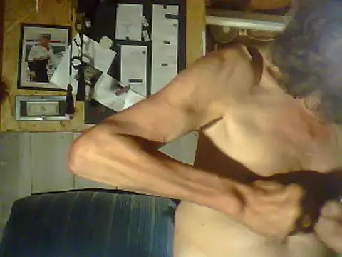 OldManOnline Show in webcam