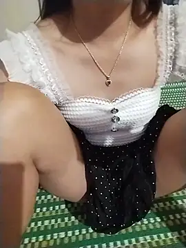 Chat +18 de -Brooch- ao vivo