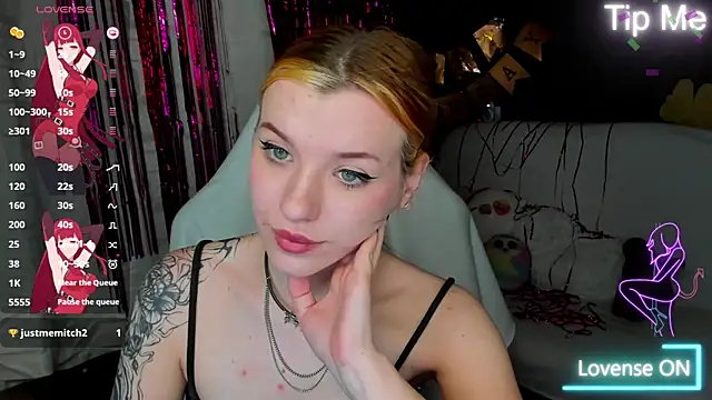 MeganNewCat Chat XXX in diretta