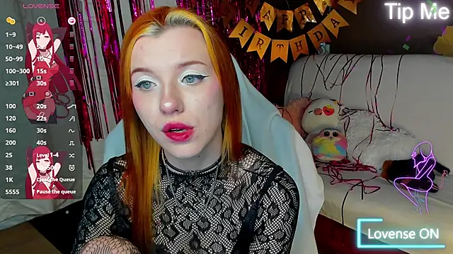 MeganNewCat Adlı Modelin Canlı XXX Sohbeti