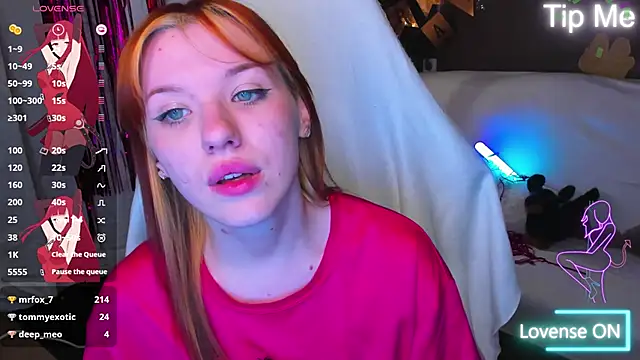 MeganNewCat's Live XXX Chat
