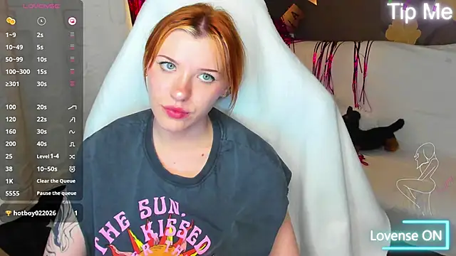 Show modela MeganNewCat na web-kameri