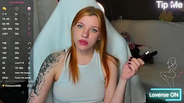 MeganNewCat's Live XXX Chat