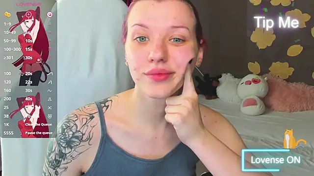 MeganNewCat's Webcam Show