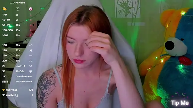 MeganNewCat's Webcam Show