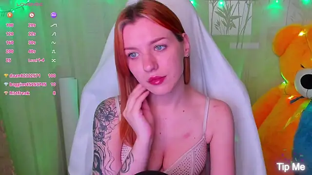 MeganNewCat's Webcam Show